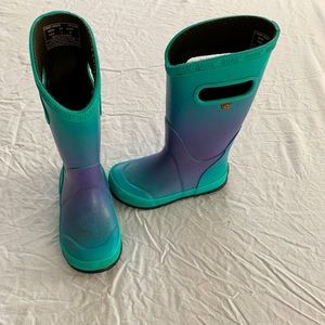 Bogs girls size 11 rain boots